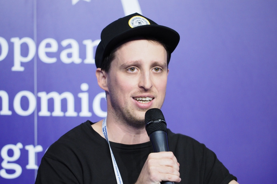 Bartek Sibiga, CEO DDOB.com podczas panelu Influencer marketing Bartek Sibiga na EEC: Influencerowi trzeba zaufać