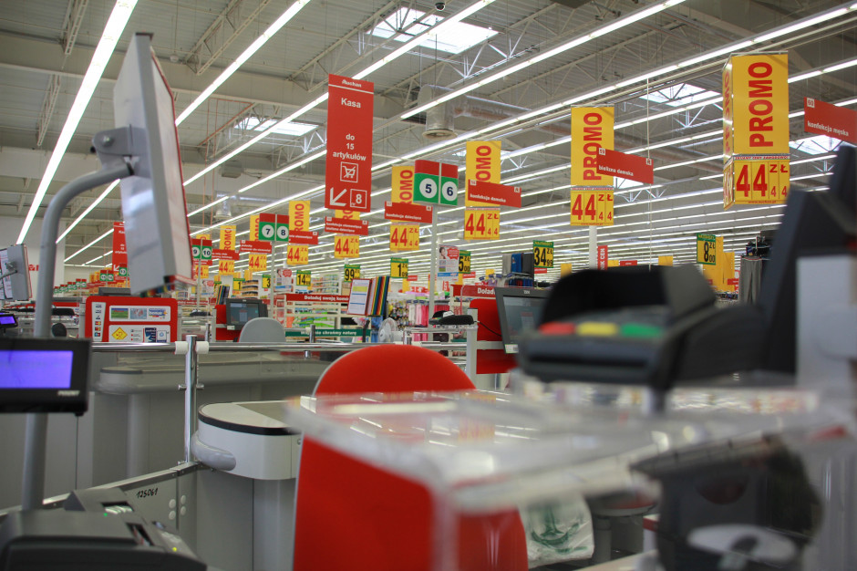 Pointpack podpisał ramową umowę z Auchan Polska; fot. mat. redakcji Auchan ma umowę z agencją pocztową. Sklepy będą czynne w niedziele