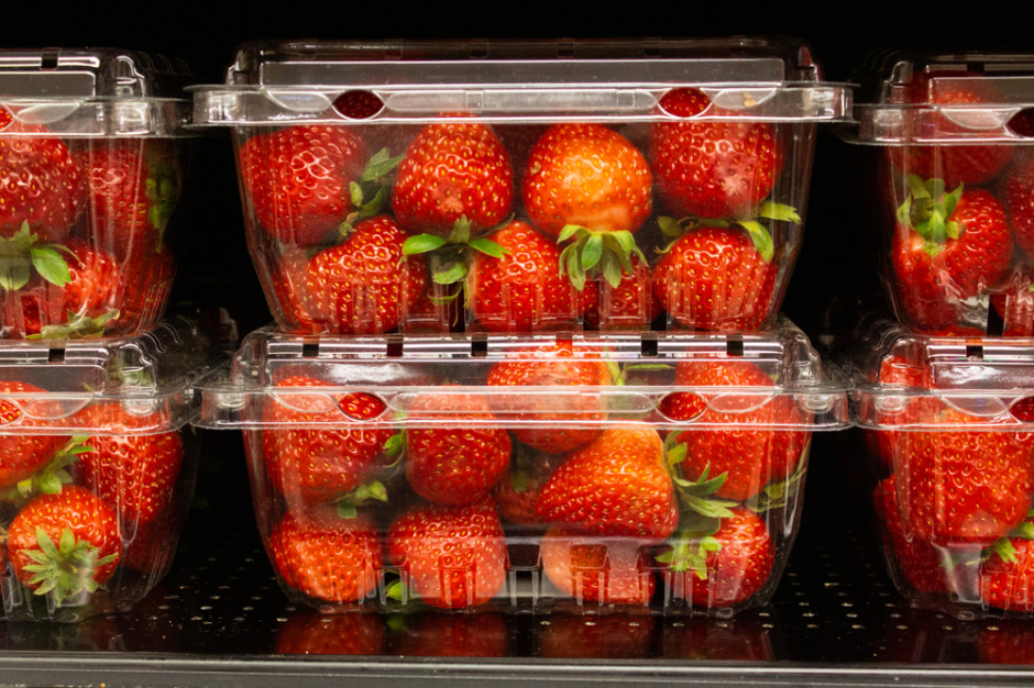 Posłowie PO chcą zakazu sprzedaży owoców i warzyw w plastikach