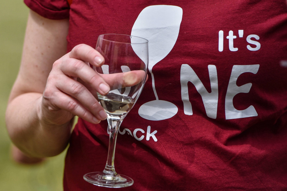 Wino zyskuje na wartości. Tracą dzieła sztuki. fot. PAP/Wojtek Jargiło Wino rośnie na wartości szybciej niż whisky