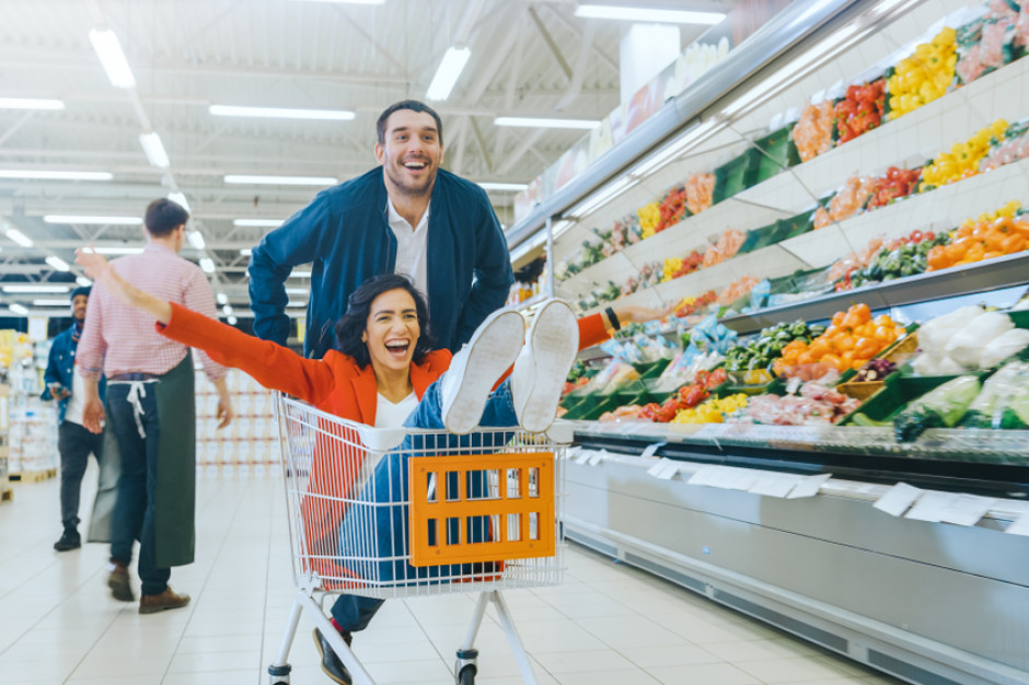 3 szeroko komentowane tematy września w branży spożywczej; fot. unsplash.com Top września: alkohole Palikota, napoje Ekipy, pozew Biedronki