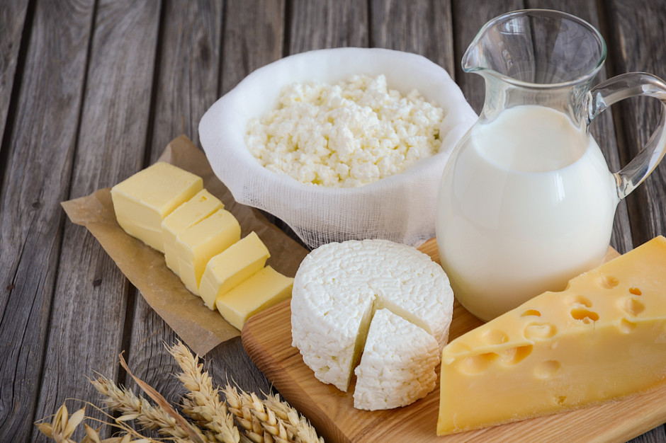 Rosną ceny masła, mleka i serów fot. Shutterstock Rosną ceny zbytu artykułów mleczarskich: masła, mleka i serów