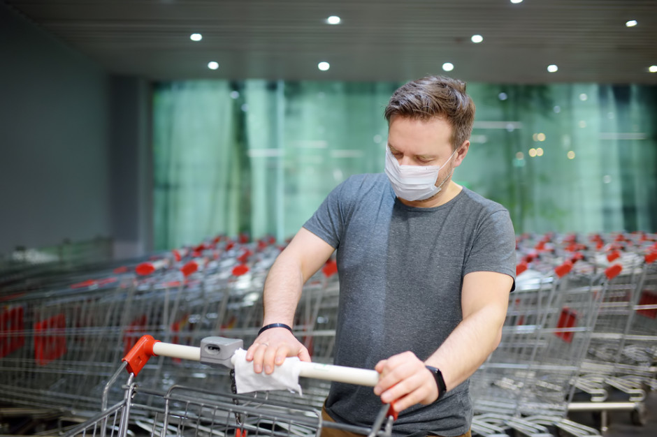 Ograniczenia w handlu na skutek pandemii; fot. shutterstock.com Pandemiczne ograniczenia w handlu uciążliwe dla ponad połowy Polaków