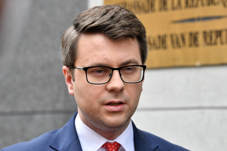 Tarcza antyinflacyjna jeszcze w tym miesiącu; fot. Radek Pietruszka/PAP Tarcza antyinflacyjna: Kiedy powstanie?