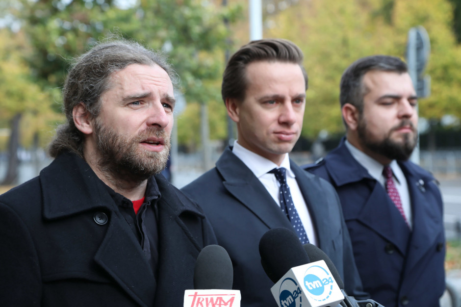 Dobromir Sośnierz: Musimy się jak najszybciej wymiksować z Zielonego Ładu. fot. PAP/Wojciech Olkuśnik Konfederacja: Polska musi się wymiksować z Zielonego Ładu