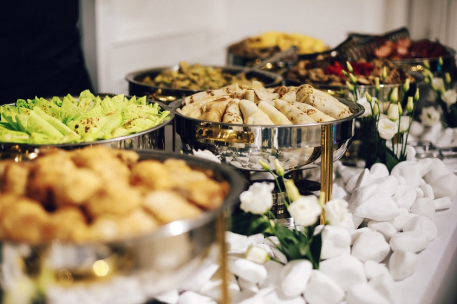 Catering na COP26; fot. unsplash.com COP26: czy na konferencji klimatycznej powinno się serwować mięso?