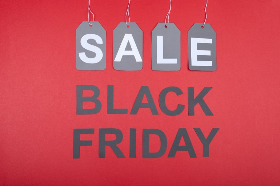 Jak wynika z raportu polskiej firmy Advox, ponad połowa polskich e-konsumentów twierdzi, że specjalnie czeka z zakupami na Black Friday / fot. unsplash Black Friday 2021: Ponad 1/3 Polaków zaplanowała już zakupy