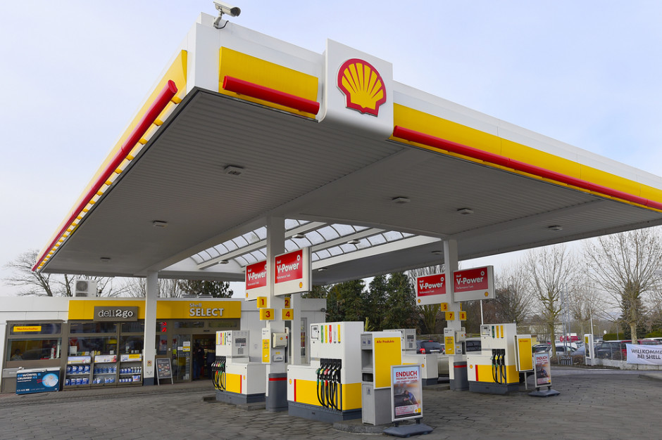 Paczki na stacjach Shell; fot. shutterstock.com Shell z usługą nadawania paczek DHL we współpracy z Pointpack