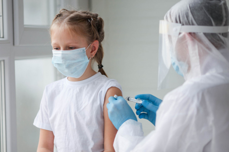 Szczepienia przeciw COVID-19 dzieci. Czy Polacy zaszczepią maluchy?
