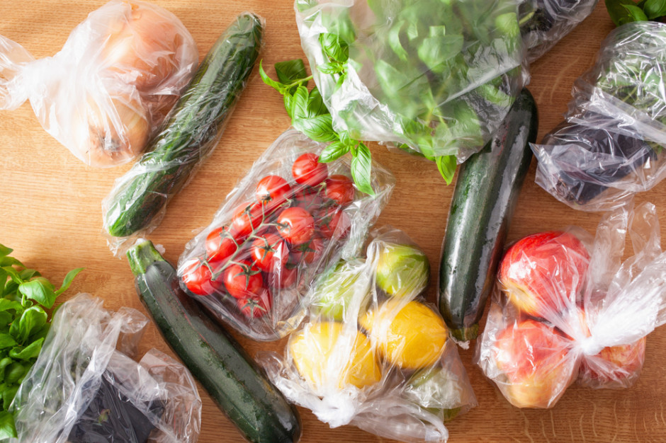 W tym kraju nie kupisz już owoców i warzyw w plastiku. Z małymi wyjątkami