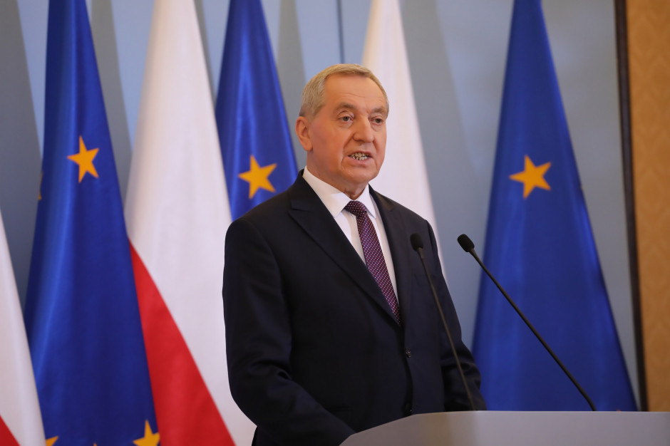 Nie zastanawiam się nad powrotem tzw. piątki dla zwierząt w takiej formie, która była - stwierdził w piątek wicepremier, minister rolnictwa i rozwoju wsi Henryk Kowalczyk / fot. PAP/Wojciech Olkuśnik Kowalczyk: nie zastanawiam się nad powrotem piątki dla zwierząt