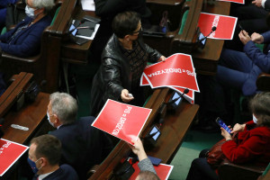 Sejm przeciw poprawkom Senatu do ustawy czasowo obniżającej VAT
