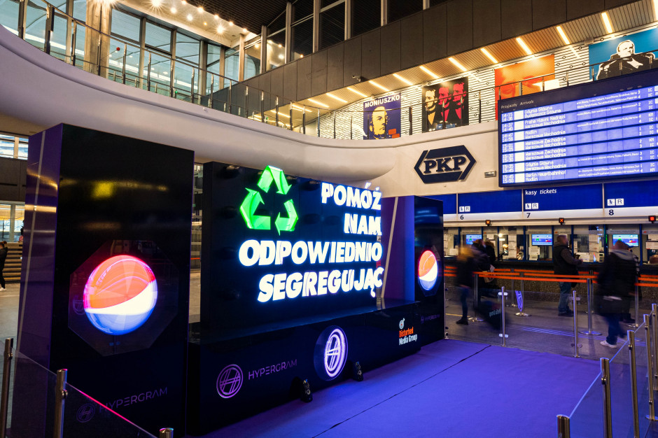 Innowacyjny hologram na Dworcu Centralnym w ramach kampanii Pepsi 100% rPET