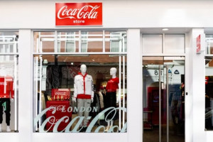 Coca-Cola otworzyła sklep odzieżowy