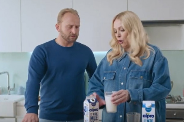 Katarzyna Nosowska i Borys Szyc promują nowe nie-mleko z Alpro