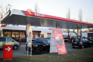 PKN Orlen: Zniżki cen paliw o 30 gr na litrze. Co trzeba zrobić?