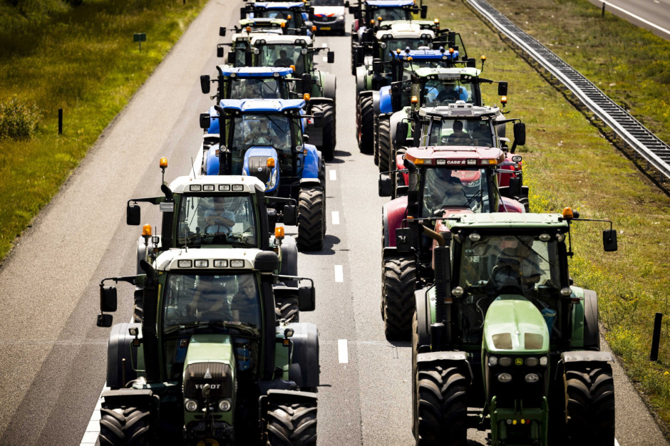 Protest rolników w Holandii. W sklepach zaczyna brakować towarów