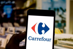 Carrefour w kampanii z Katarzyną Bosacką pokazuje, jak ugotować obiad za 5 zł