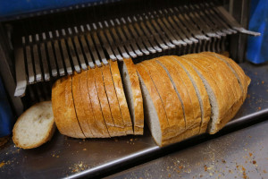 Czy chleb może być tani? Cena pieczywa ma wciąż polityczny charakter