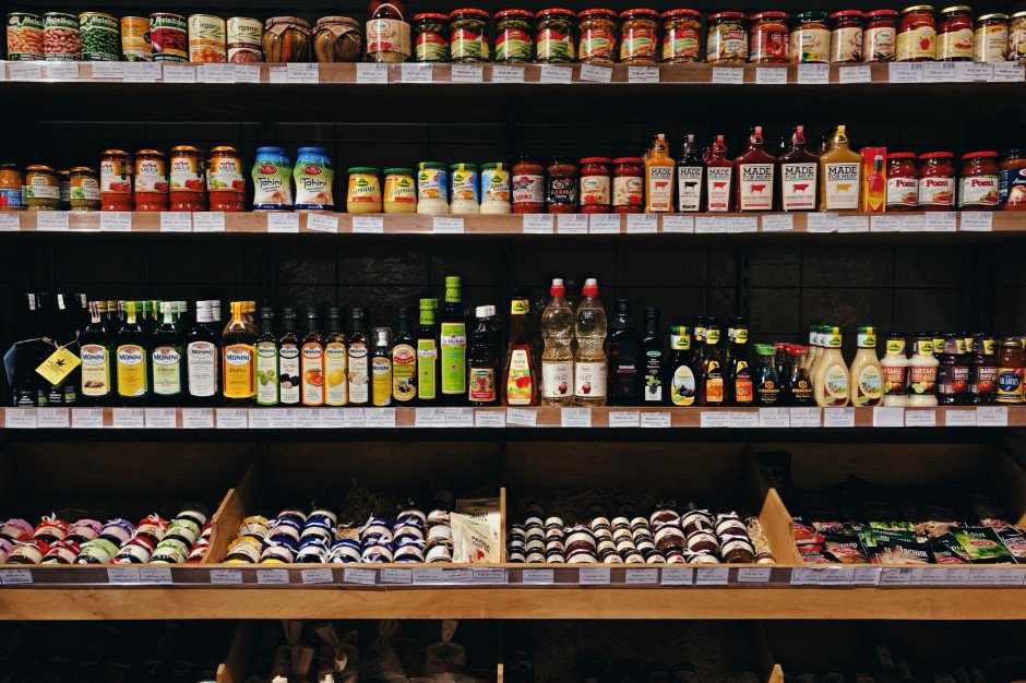 Cukier, filet z piersi kurczaka czy olej rzepakowy? Który produkt podrożał najbardziej w ciągu ostatnich 12 miesięcy? fot. Daria Volkova on Unsplash Spożywcze paragony grozy 2022. Który produkt podrożał w ciągu roku najbardziej?