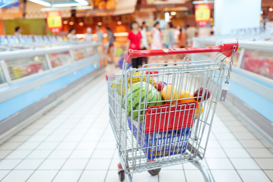 Trzy popularne sieci handlowe obniżyły ceny żywności