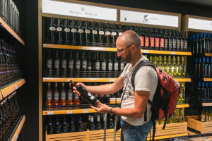Rekordowe wydatki Polaków na alkohol. To efekt inflacji, ale nie tylko