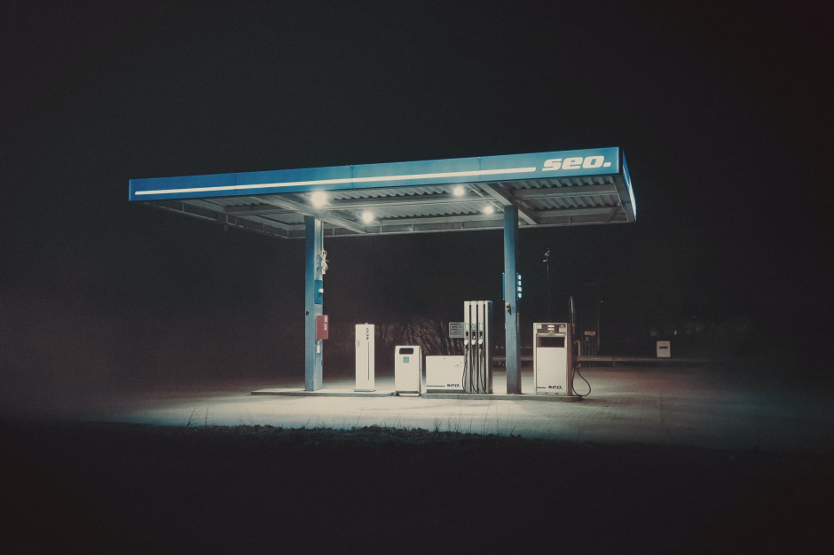 litr benzyny Pb95 kosztuje o 10 gr więcej niż w ubiegłym tygodniu /fot. Unsplash Litr benzyny Pb95 kosztuje o 10 gr więcej niż w ubiegłym tygodniu