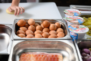 Skąd tak duży wzrost cen jaj? Branża wskazuje 3 kluczowe przyczyny