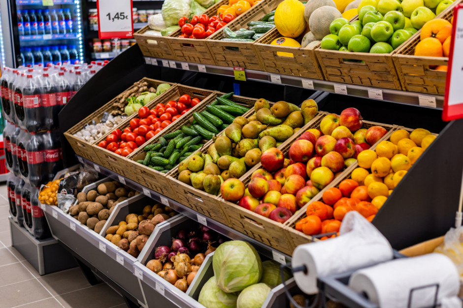 Popularna sieć sklepów obniża ceny mięsa, owoców i warzyw