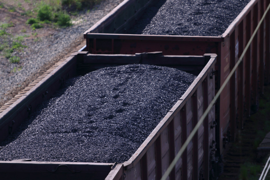 Samorządy otrzymają węgiel. Pierwsze transporty już jadą