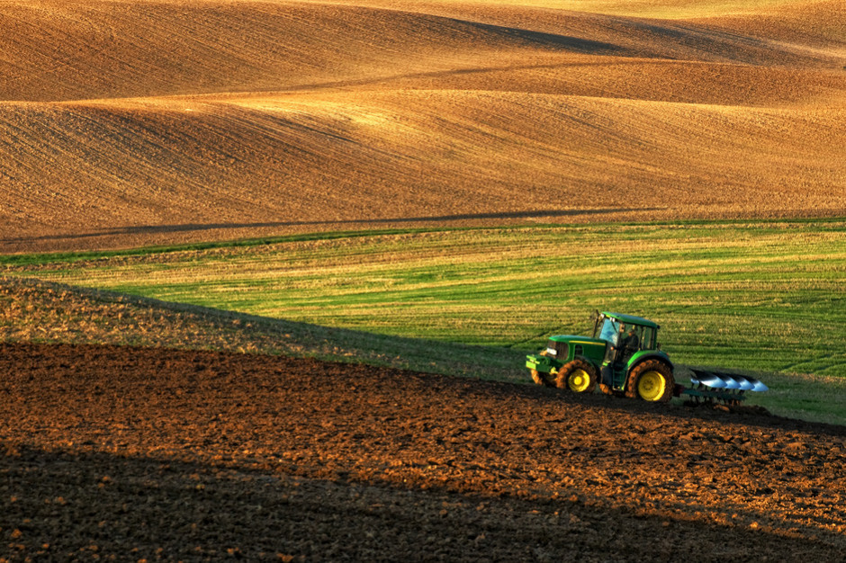 94 proc. gospodarstw rolnych pożycza maszyny od innego rolnika lub firmy /for. Shutterstock 94 proc. gospodarstw rolnych pożycza maszyny od innego rolnika lub firmy