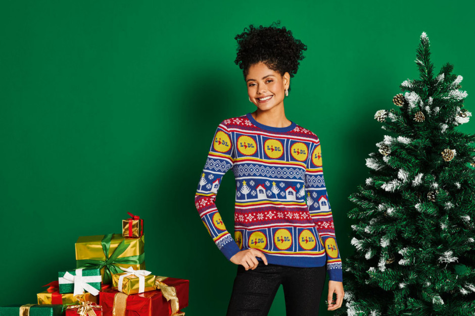 Świąteczne swetry z logo Lidl. Czy będą sprzedawać się tak jak klapki? (zdjęcia)