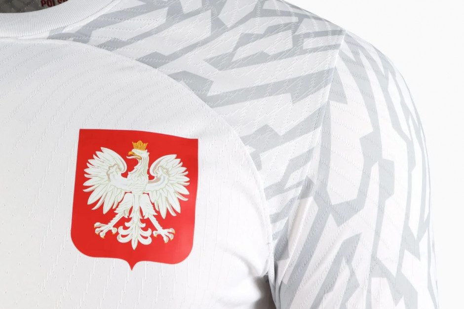 Białe i czerwone. Które koszulki reprezentacji Polski na Mundial ładniejsze?