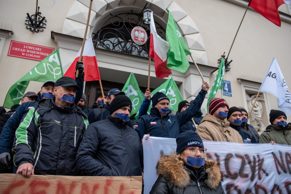 Agrounia protestuje w Lublinie. Rolnicy okupują budynek Urzędu Wojewódzkiego