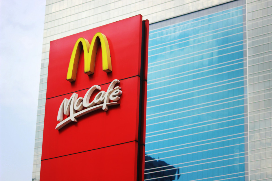 McDonald's kończy ze słomkami? Sieć testuje nowe wieczka do kubków