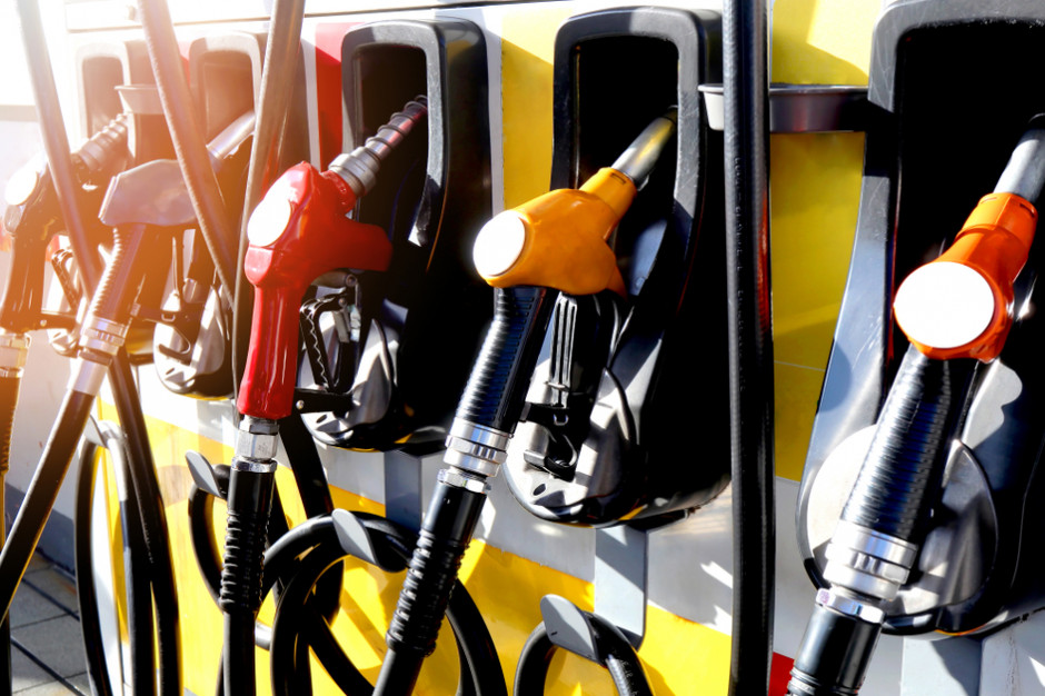Stacje paliw: tanieje olej napędowy i autogaz