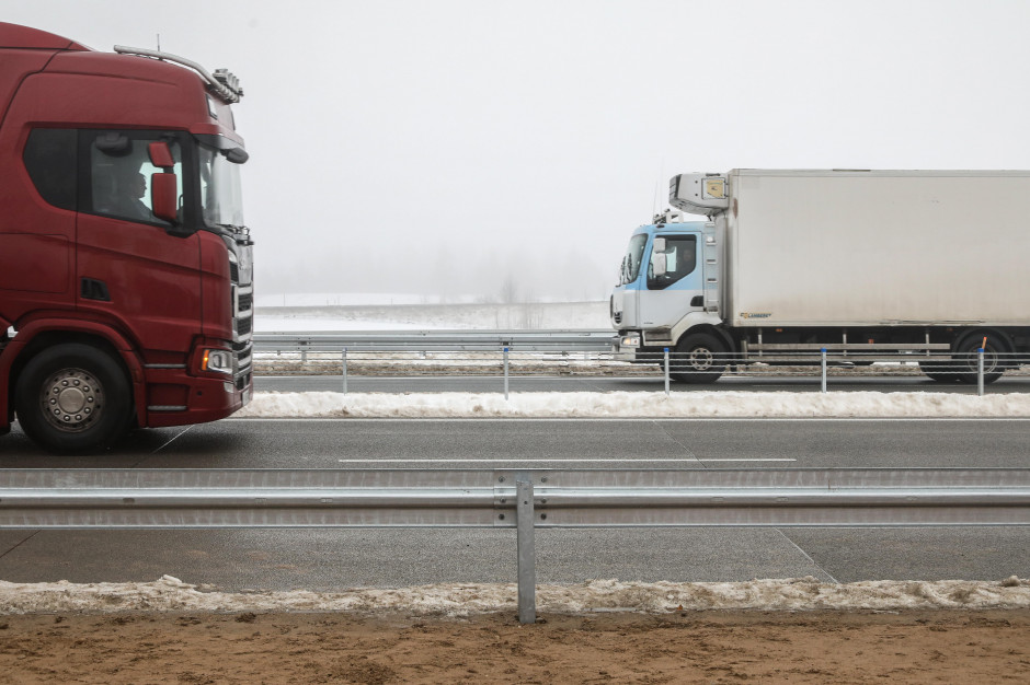 Prowadzenie działalności transportowej będzie obarczone dużym ryzykiem. Automatycznie nakładane kary mogą bowiem poważnie zachwiać kondycją finansową firmyfot. PAP/Artur Reszko Planowane zmiany w monitorowaniu przewozów towarów akcyzowych