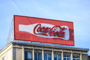 Nowy napój zdetronizował Coca-Colę w Rosji. "Inna nazwa, ale rozlewnie te same"