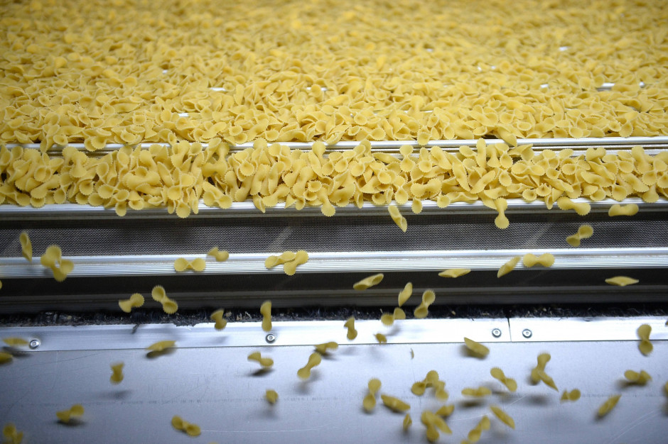 Marek Dąbrowski, prezes Polskiej Izby Makaronu, w rozmowie z nami opowiedział, jak napływ zboża z Ukrainy wpływa na działalność producentów makaronów w Polsce. / fot. PAP/AA/ABACA Nadmiar zboża nie musi być dla Polski problemem, a ogromnym atutem (WYWIAD)