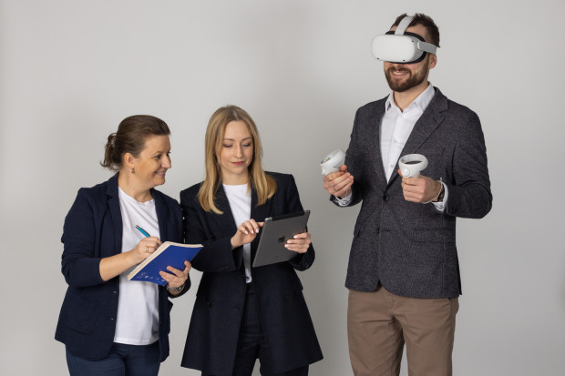 Makro: okulary VR i urządzenia mobilne umożliwiają wizytę w sklepie