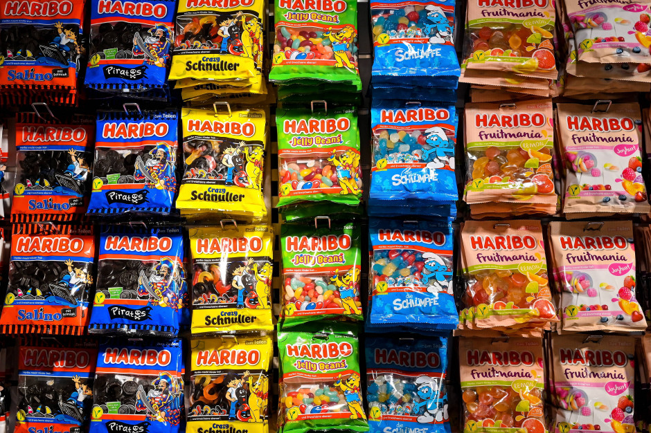 Po raz pierwszy od trzech lat udział Haribo w sprzedaży spada; fot. PAP / EPA Trzy podwyżki cen, spór z Lidlem. Oto niepowodzenia producenta kultowych żelek