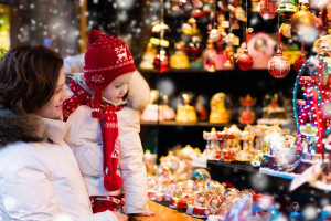 Czy w Wigilię zrobimy zakupy? Które niedziele będą handlowe? Dwa projekty ustaw