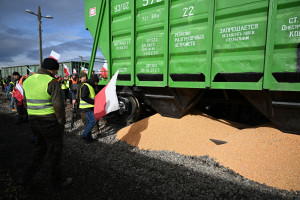 Ministrul ucrainean a condamnat aruncarea de cereale la graniță. "Mergea în Germania"
