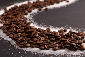 Dlaczego ceny kawy rosną? Przyczyną nie tylko zmiany klimatyczne