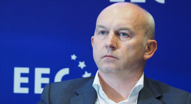 Carrefour tnie koszty i zamyka sklepy. Reorganizacja obejmuje Włochy i Polskę
