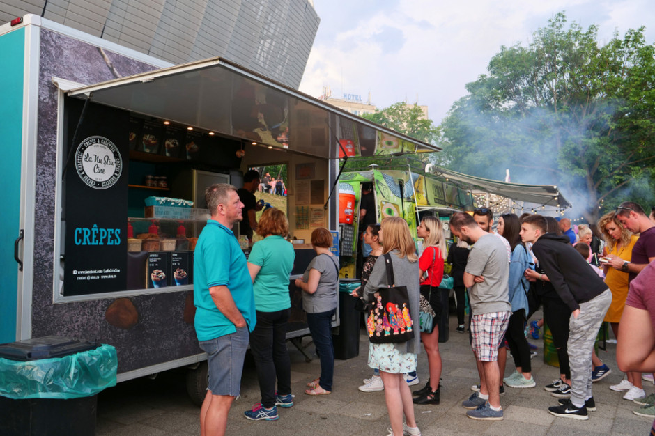 Kryzys w polskiej gastronomii to mit? Przybywa restauracji i food trucków