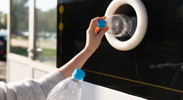 System kaucyjny miesiąc po starcie. Pytamy, jak branża wdraża największą zmianę dekady