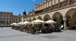 Bez parasoli i ogródków. Czy branża HoReCa zapłaci za zakaz reklamy piwa?
