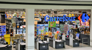 Żabka wypada z gry o Carrefoura. Przy stole jeden kandydat