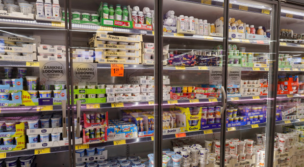 Znów walczą na te same produkty. Rok się zmienił, strategie Biedronki i Lidla - nie